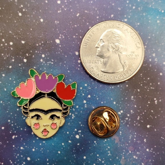 Frida Kahlo Enamel Pin - Picture 2 of 3